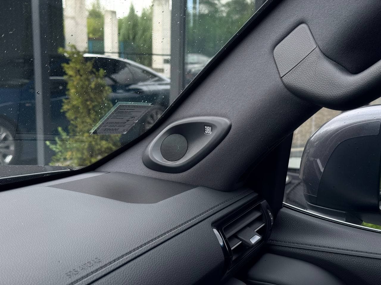 Toyota Land Cruiser 300 Premium — фото 10