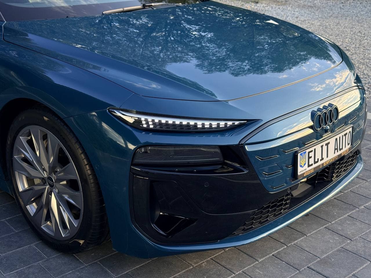 Audi A6 Sportback E-tron — фото 6