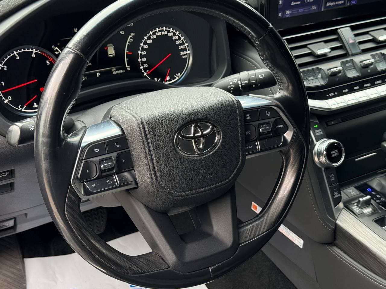 Toyota Land Cruiser 300 Premium — фото 29
