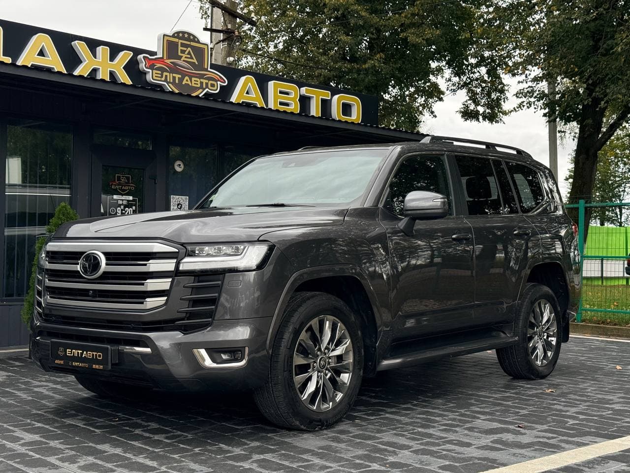Toyota Land Cruiser 300 Premium, 2021