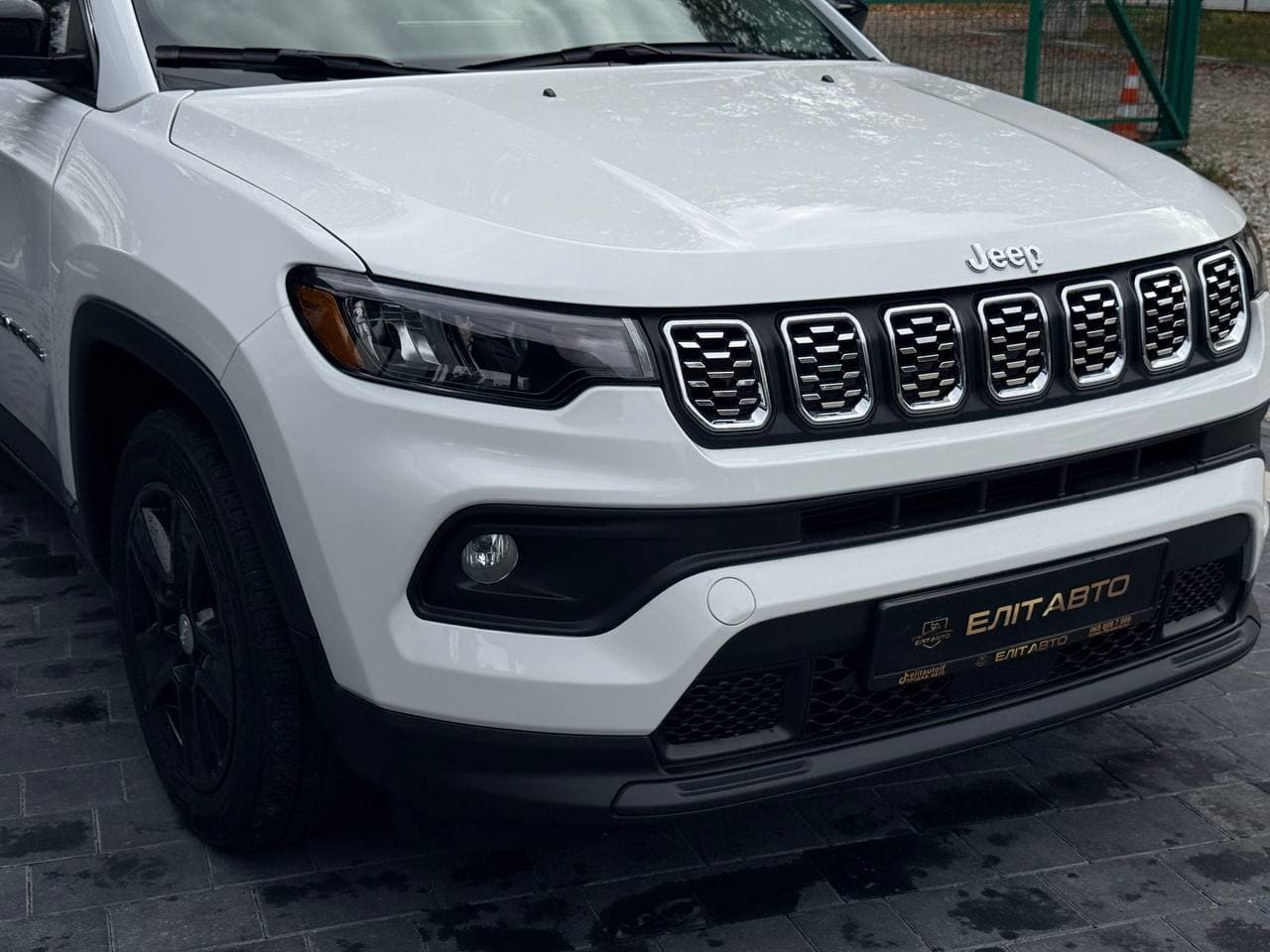 Jeep Compass — фото 6