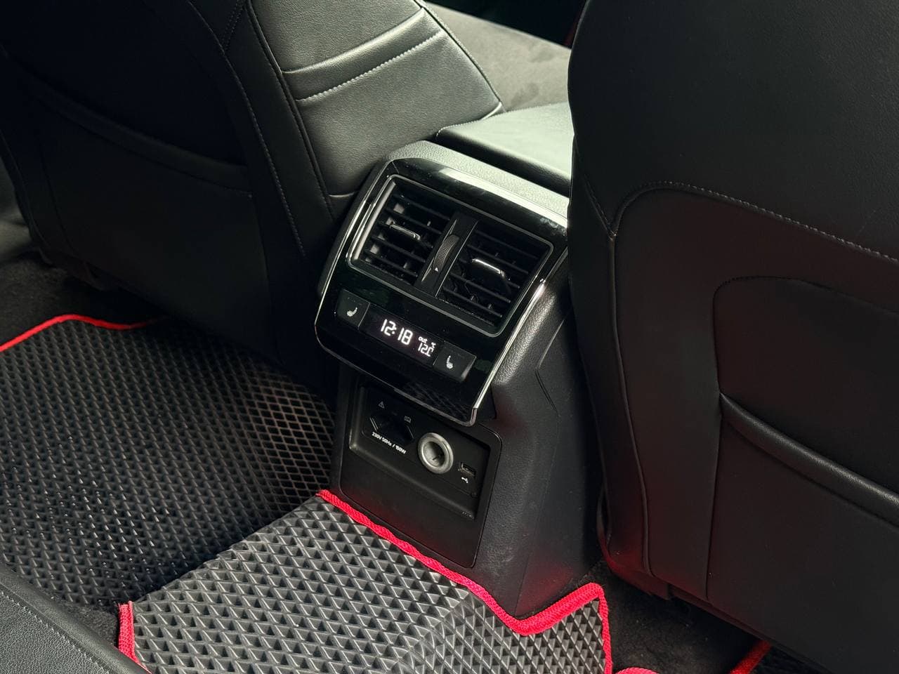 Skoda Superb — фото 13