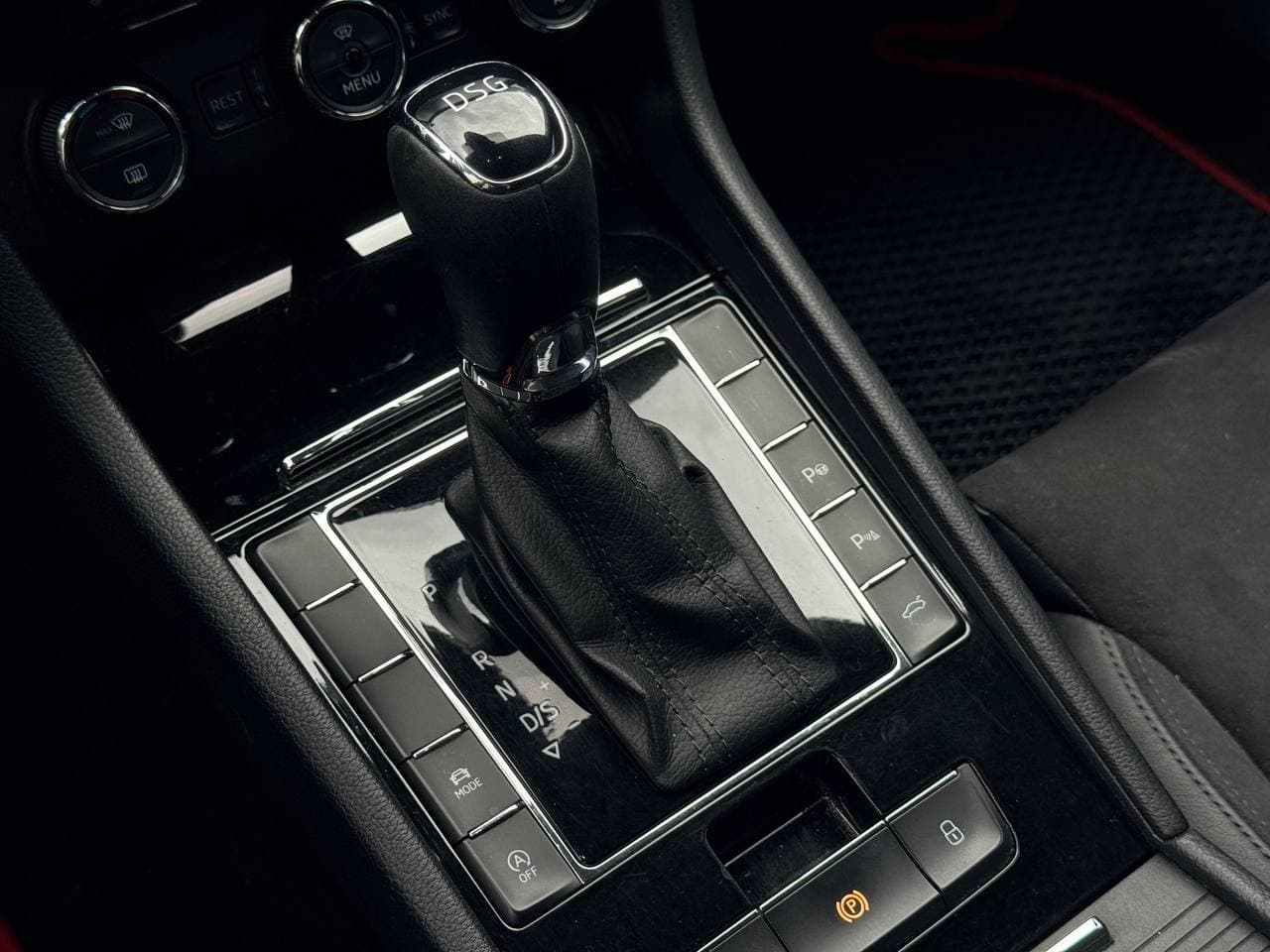 Skoda Superb — фото 9