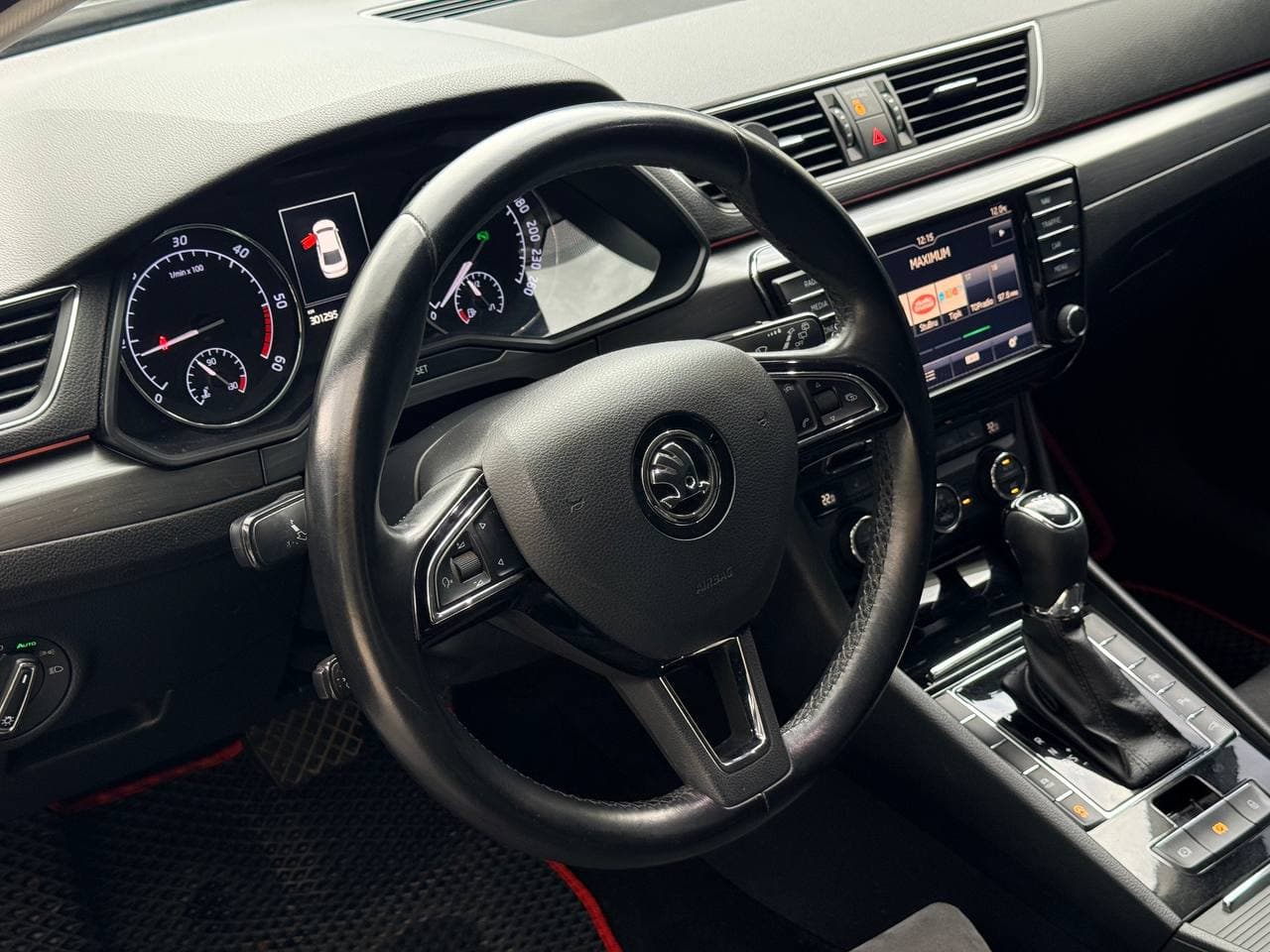 Skoda Superb — фото 8