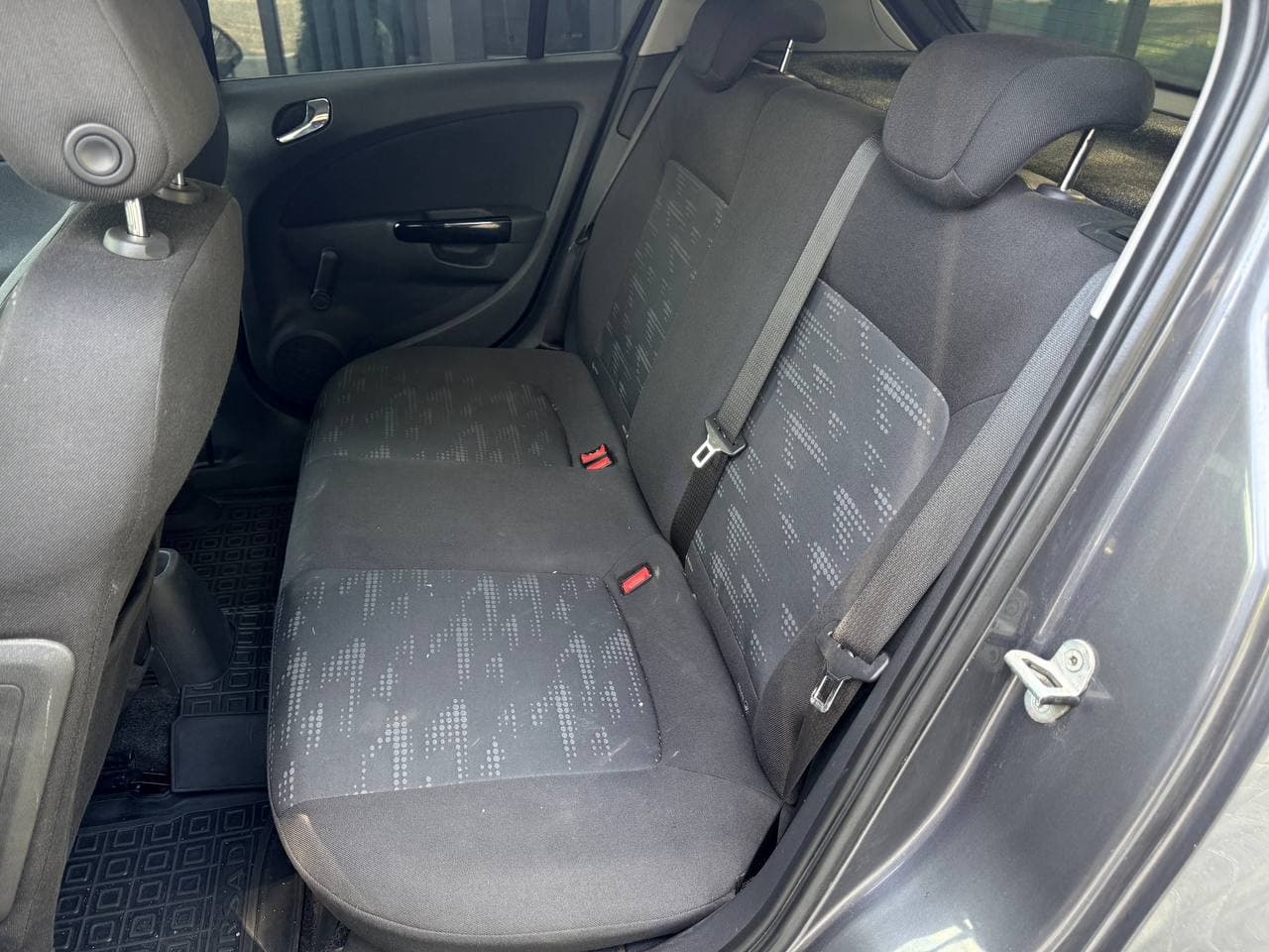 Opel Corsa — фото 13