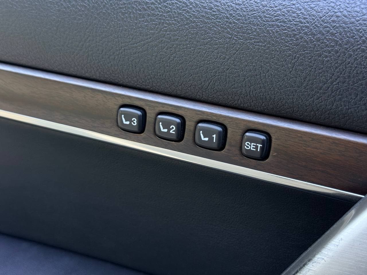 Toyota Land Cruiser 200 Executive Lounge — фото 24
