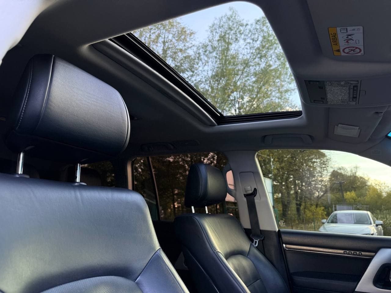 Toyota Land Cruiser 200 Executive Lounge — фото 15