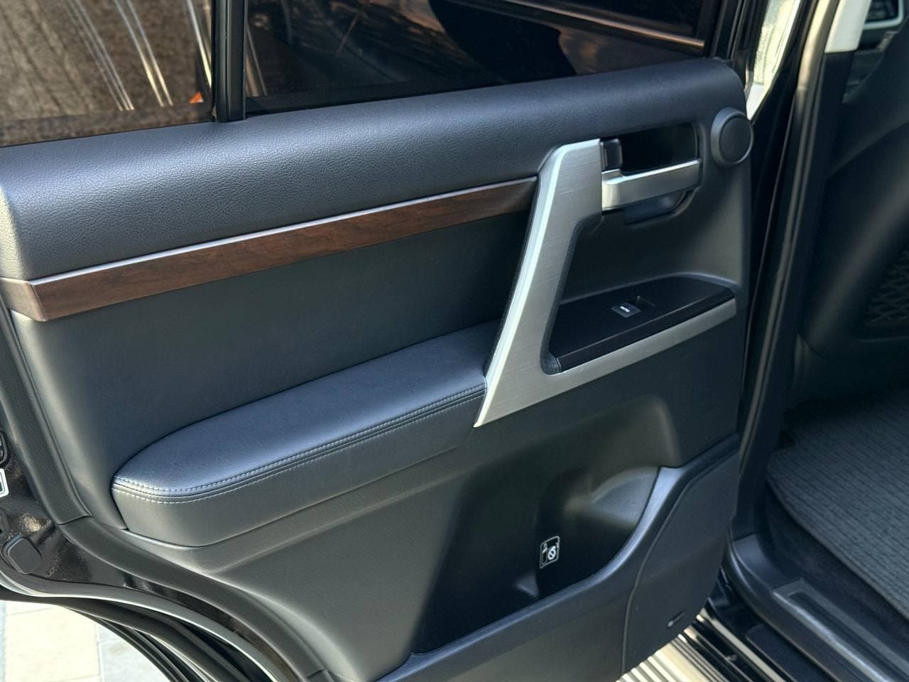 Toyota Land Cruiser 200 Executive Lounge — фото 27