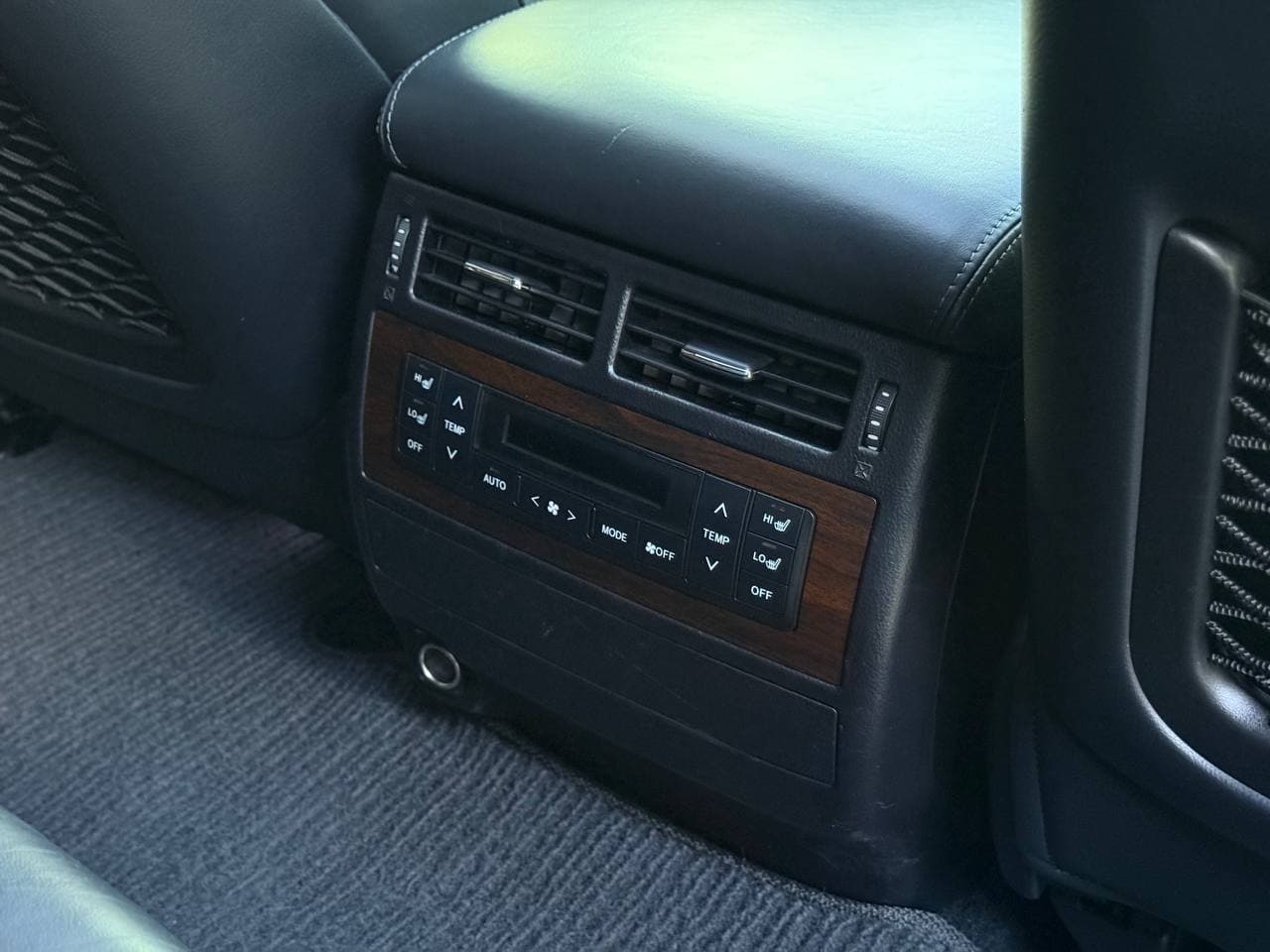 Toyota Land Cruiser 200 Executive Lounge — фото 33