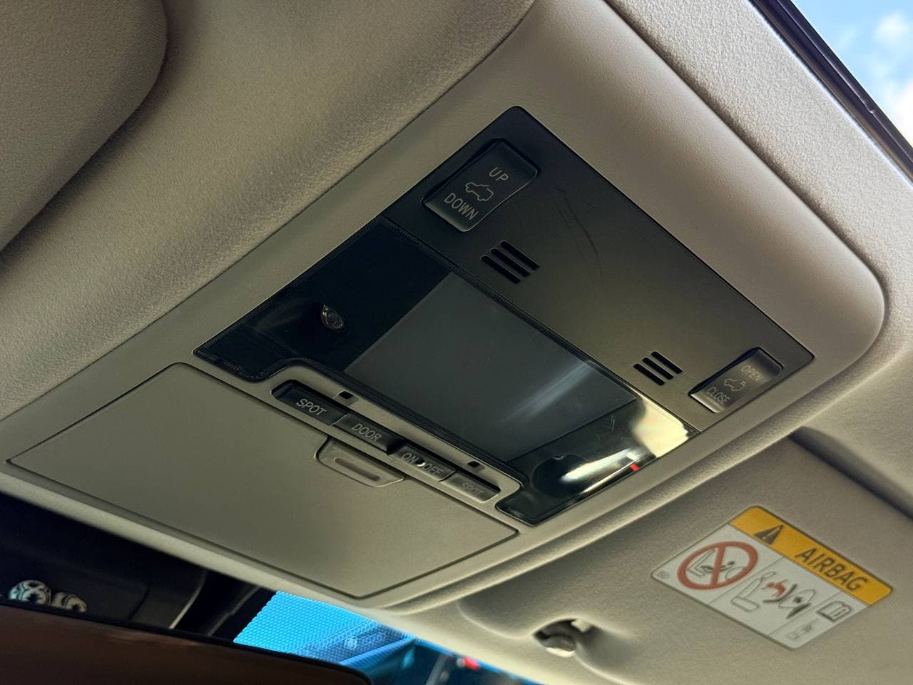 Toyota Land Cruiser 200 Executive Lounge — фото 26