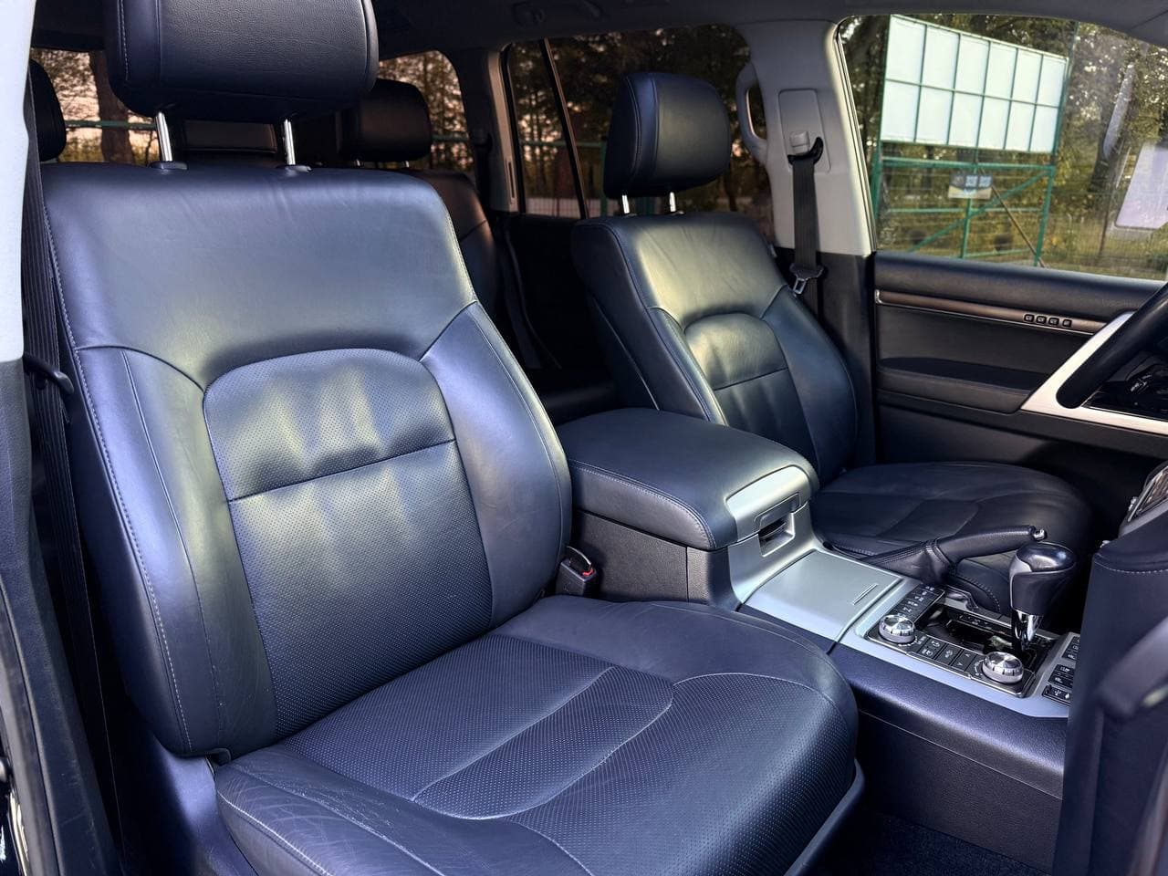 Toyota Land Cruiser 200 Executive Lounge — фото 28