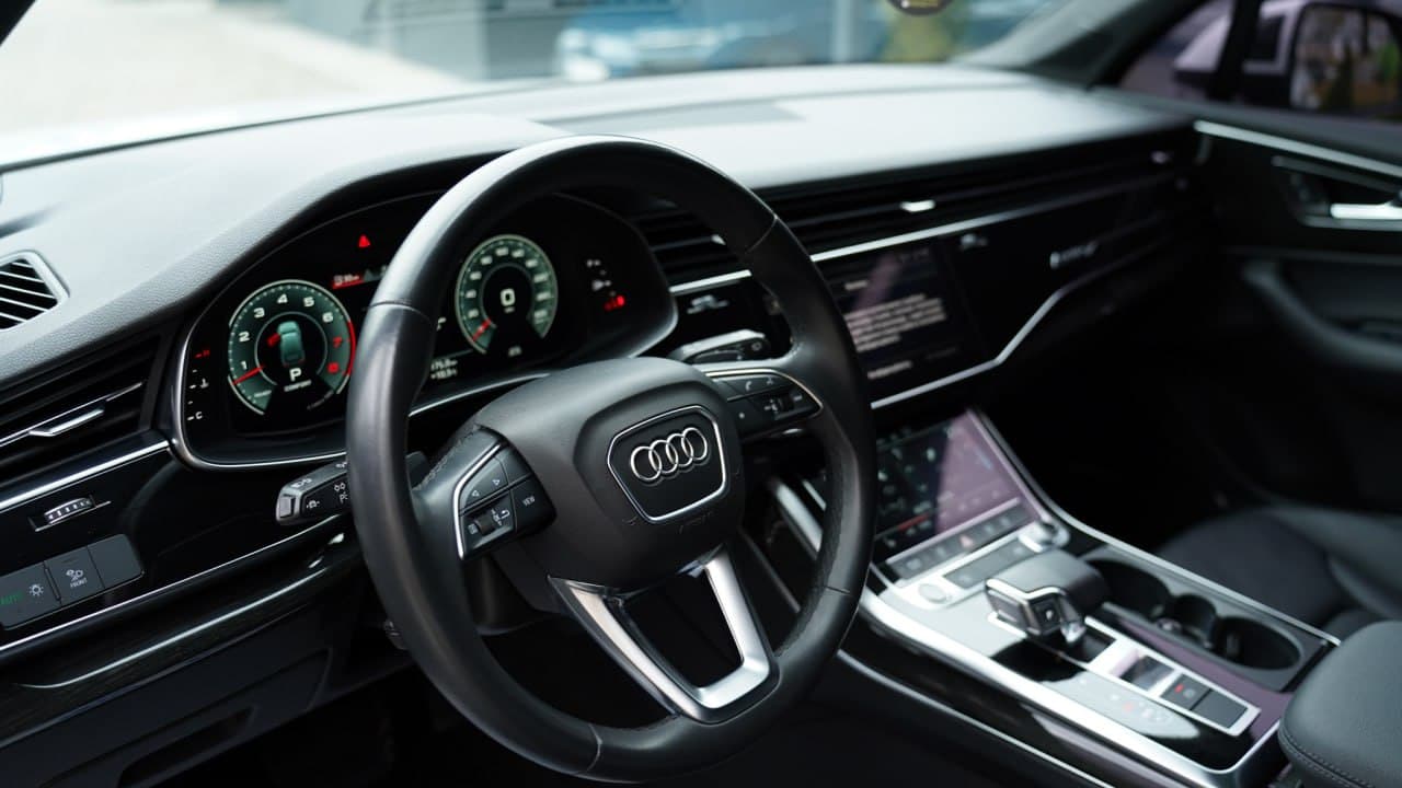 Audi Q7 Premium Plus — фото 13