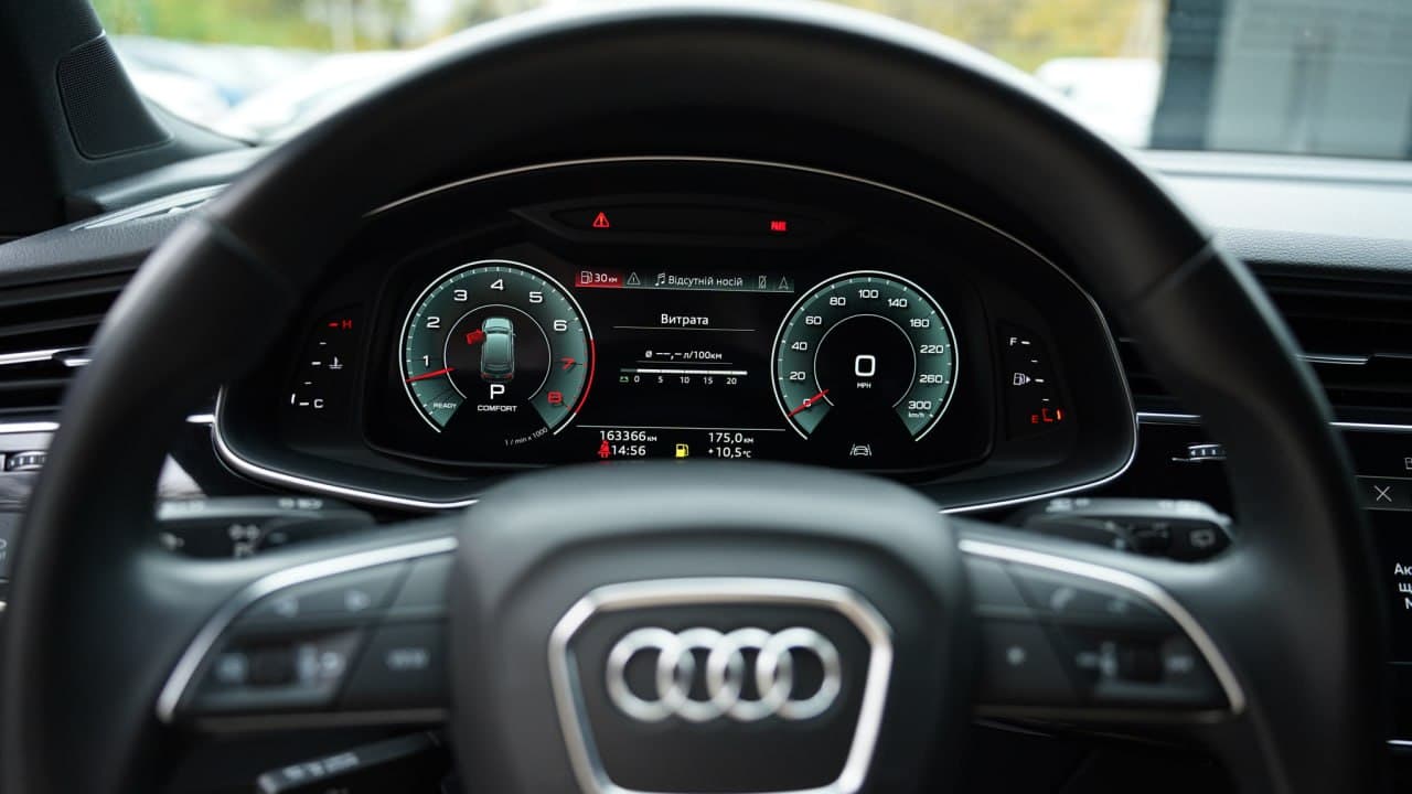 Audi Q7 Premium Plus — фото 14