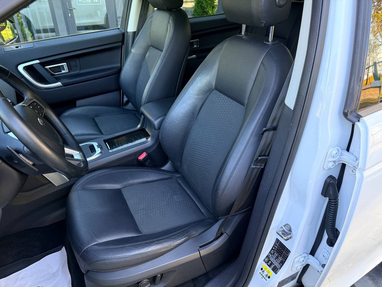 Land Rover Discovery Sport — фото 21