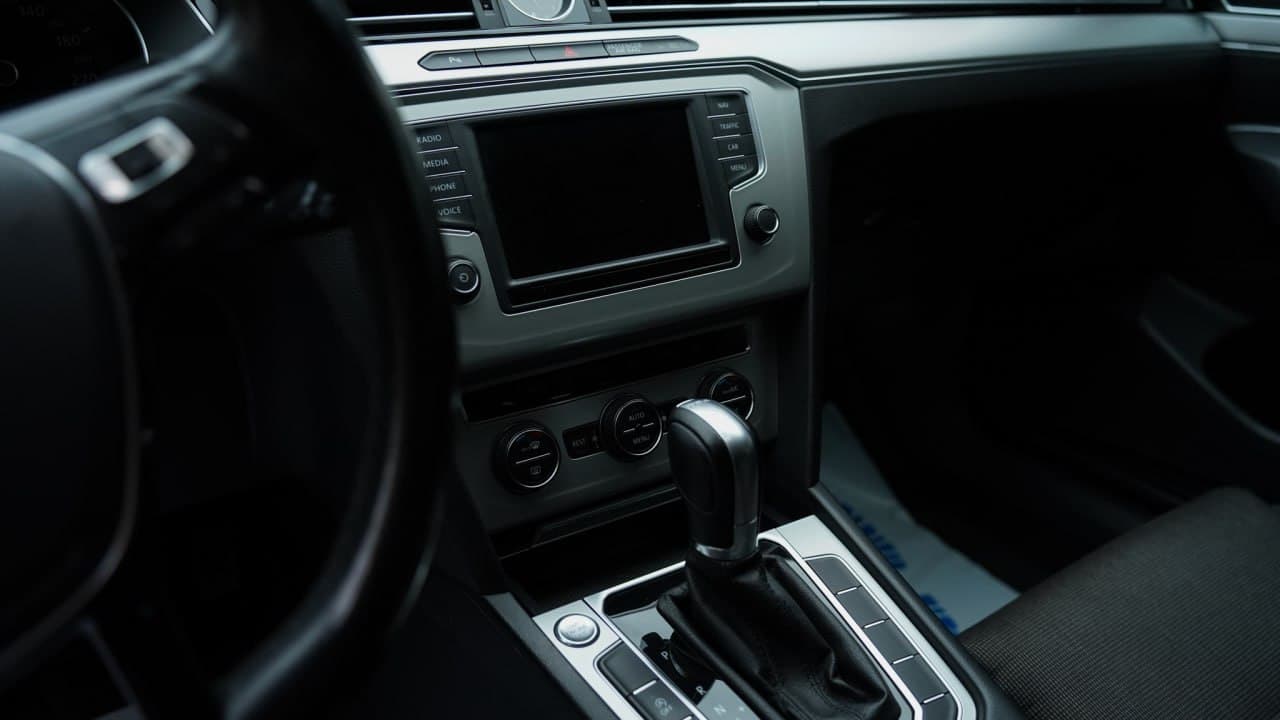 Volkswagen Passat — фото 12