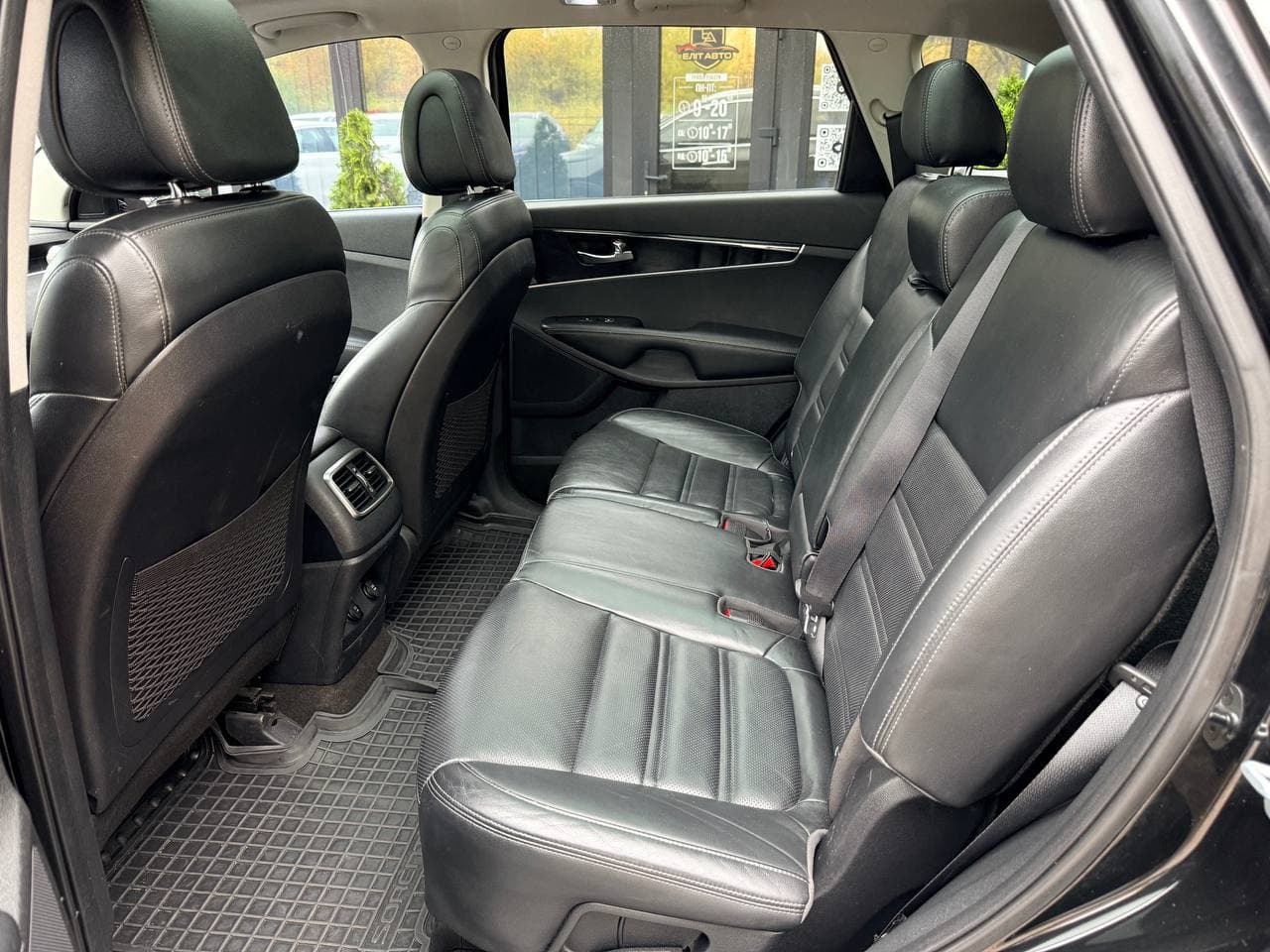 Kia Sorento — фото 8