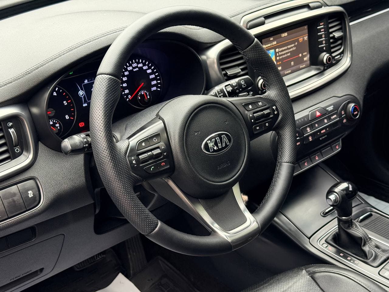 Kia Sorento — фото 5