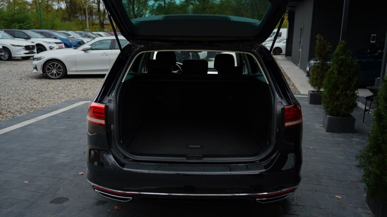 Volkswagen Passat — фото 17